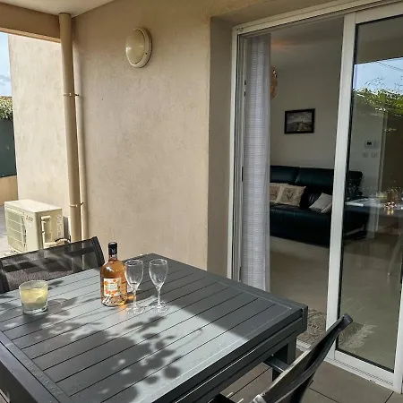 Διαμέρισμα Lyloa - Terrasse - - Garage - Climatisation- Et Tranquillite *